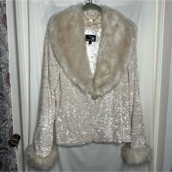 dennis basso Jackets & Blazers - NWOT Dennis Basso Soft Faux Fur & Velvet Ivory Coat | Medium